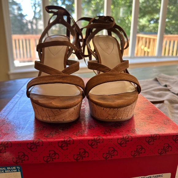 Guess Wedge - Picture 4 of 5